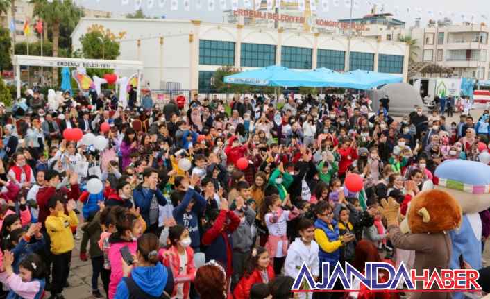 Erdemli'de Akdeniz Çocuk Festivali başladı