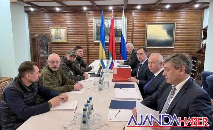 Merakla beklenen müzakere başladı! Ukrayna heyetinden Rusya heyetine dikkat çeken gönderme