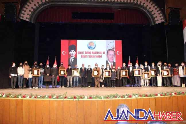 Seçer, ‘Devlet Övünç Madalyası Ve Beratı Tevcih Töreni’ne Katıldı