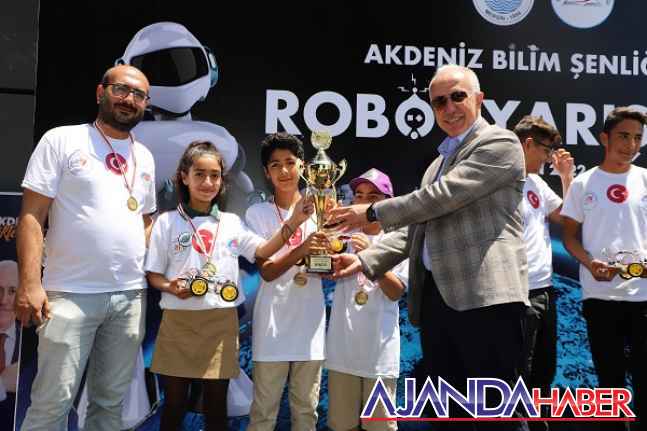 Akdeniz’de Bir İlk Daha: Bilim Şenliği Ve Robot Yarışması!