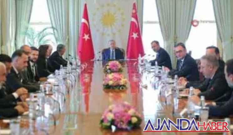 Erdoğan, Beşiktaş Kulübü Başkanı ve yönetim kurulu üyelerini kabul etti