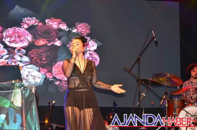 Mersin Uluslararası Müzik Festivali Kapsamında Ceylan Ertem Tarsus’ta Sahne Aldı
