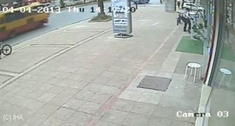 Süpürge Hırsızı Güvenlik Kamerasına Yakalandı