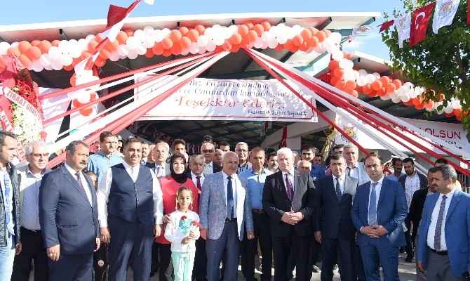 Tarsus’ta Turkuaz Semt Pazarı Açıldı