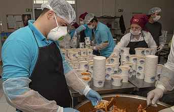 Büyükşehir'den Yaşlılar Evde Yemek Hizmeti