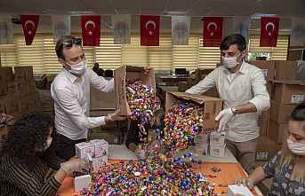 Çocuklar Evde, Şekerler Vahap Seçer'den