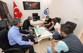 Mezitli'de Berber ve Kuaförlere Dezenfekte yapılıyor