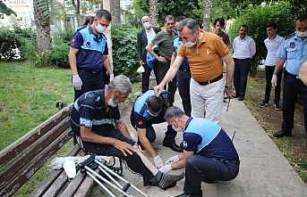 Bedensel engelli gibi dileniyordu