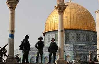 İsrail, Mescid-i Aksa’ya Filistinlilere saldırdı