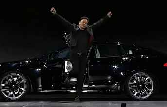 Tesla model araçlar satış rekoru kırdı