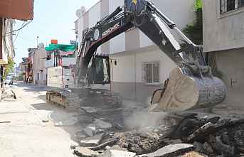 AKDENİZ DEĞİŞİYOR; DÖNÜŞÜYOR