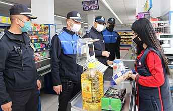 Toroslar zabıtası, fahiş fiyat ve stok denetimine...