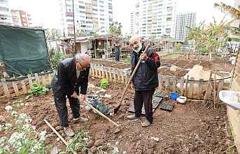 Mezitli Belediyesi Hobi Bahçesinde Bahar Hareketliliği