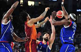 Efes Final Biletini Kaptı
