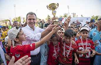 Seçer, ‘U11-U12 Futbol Şenliği Ödül Töreni’ne Katıldı