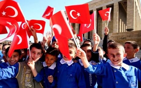Türkiye 23 Nisan'ı Kutluyor